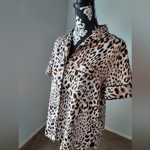 Victoria's Secret Other - Victoria's Secret VS (S) Cream Black Satin Cougar Animal Print Button Up Shirt
